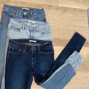 Size 28 Levi’s 711 skinny jeans